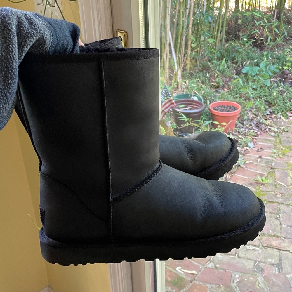 UGG Australia Classic Short Black Boot, Men size 11